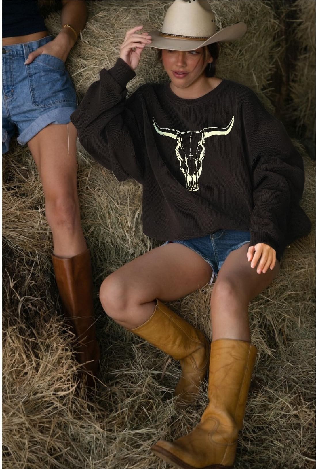 UNIQUEONE Boho Cow Skull Sweatshirt Women Cowgirl Shirt Rodeo Western Country Concert Outfits Nashville Graphic Pullover Tops